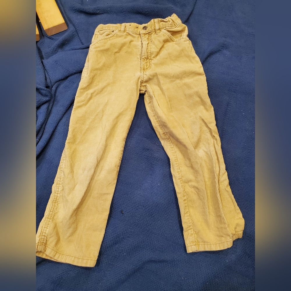 size 7 corduroy pants in khaki color